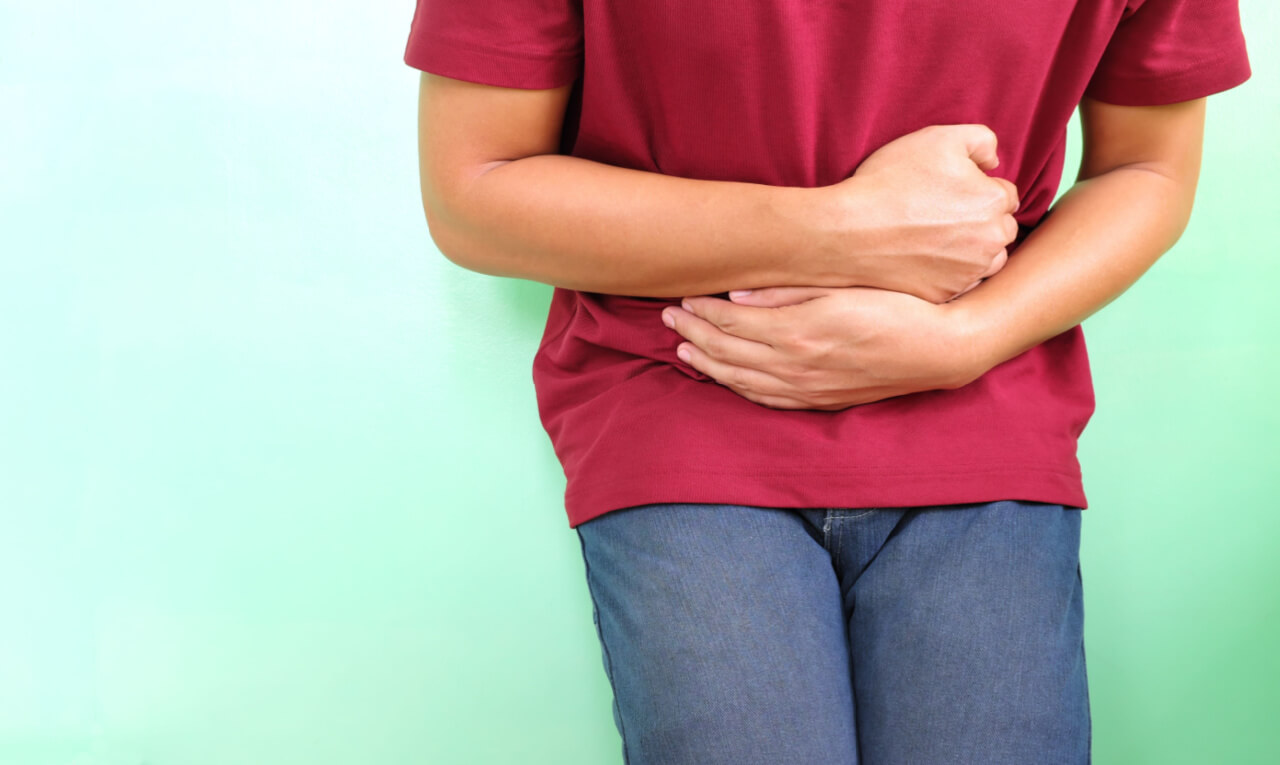 Intestino solto e inchaço abdominal? Saiba o que causa esses sintomas