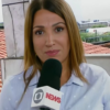 Apresentadora Ananda Apple posa para foto em estúdio de televisão, com expressão confiante e aparência profissional.