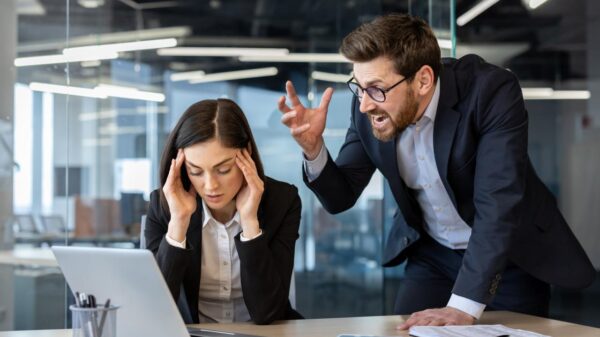 Pedidos de demissão expõem crise de saúde emocional
