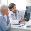 62% dos exames em pacientes 50+ foram realizados por mulheres