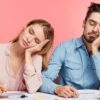 Acorda cansado? 7 causas que podem estar por trás disso