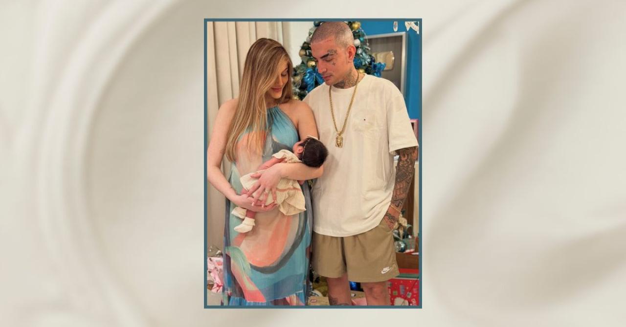 MC Guimê e Fernanda Stroschein com a filha recém-nascida nos braços