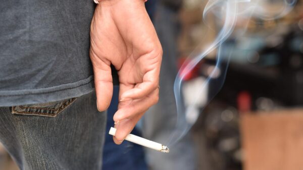 Pesquisa mostra que fumar mais aumenta o risco de sintomas depressivos