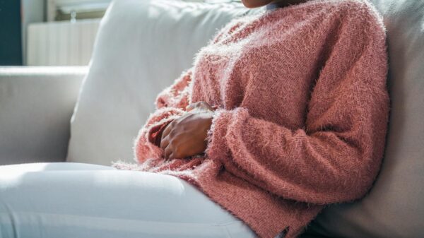 Sono ruim, estresse e rotina desregulada podem inflamar o intestino e causar desconfortos frequentes