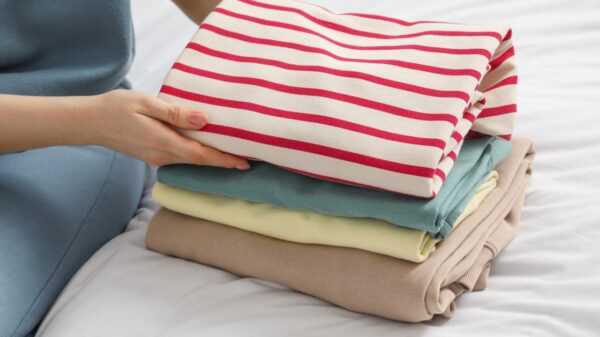 Trocar a roupa de cama regularmente é um cuidado simples que faz diferença na saúde
