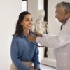 Consulta médica para identificar sintomas de um câncer silencioso