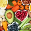 Guia completo de vitaminas e alimentos para blindar sua imunidade no frio