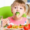 Polvo e língua: quais alimentos são indicados na introdução alimentar
