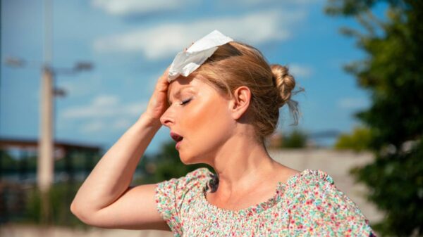 Veja como aliviar os sintomas da menopausa nos dias mais quentes