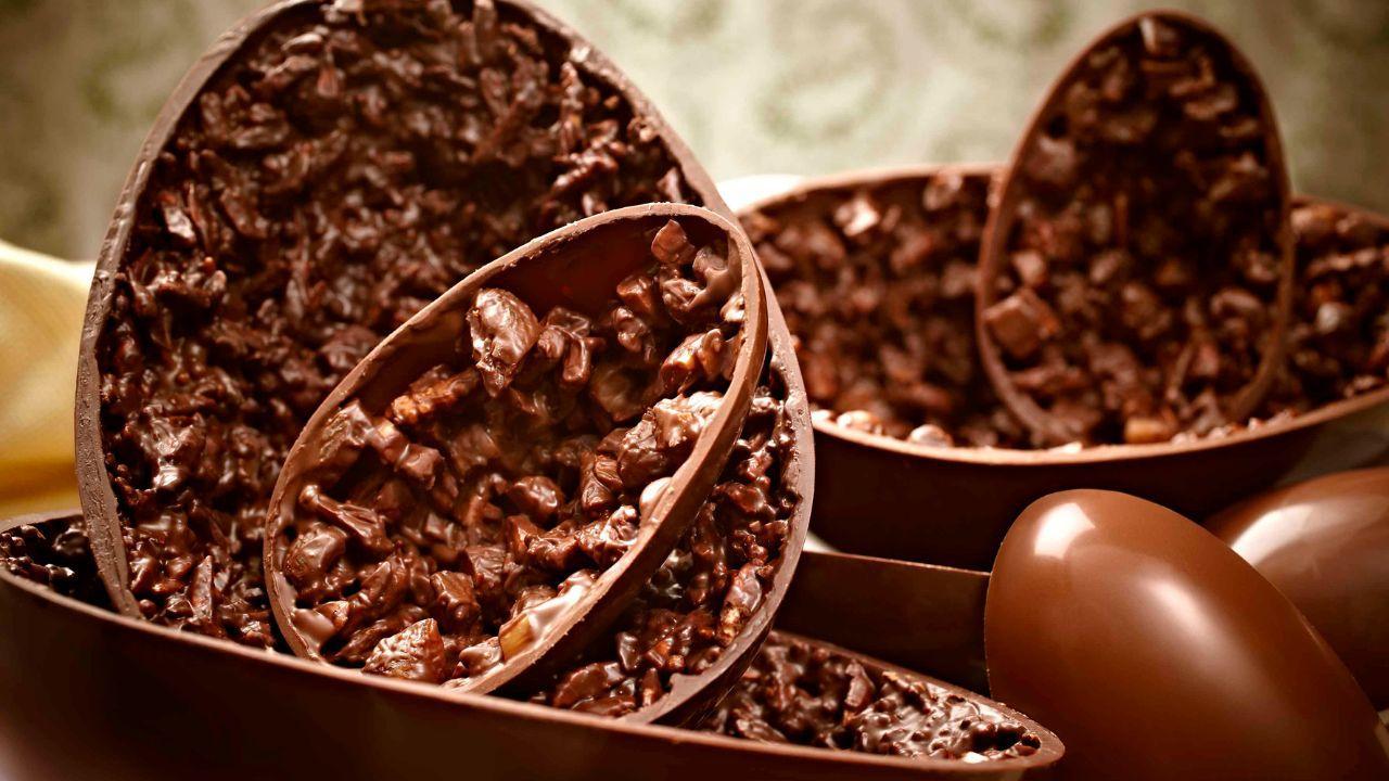 Especialista alerta que Páscoa pode intensificar episódios de compulsão alimentar