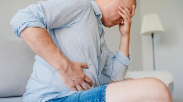 Gastroenterite pode surgir durante viagens e causar desconforto intestinal