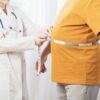 Barriga inchada varia ao longo do dia, enquanto estômago alto é mais constante