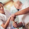 Cochilos frequentes em idosos podem indicar problemas de saúde, segundo estudo científico