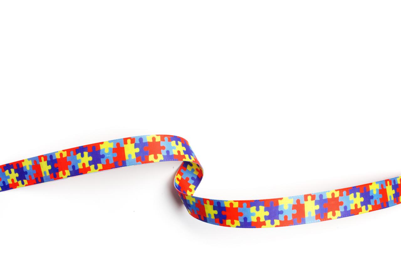 Cordões coloridos sinalizam condições como autismo e outras necessidades ocultas