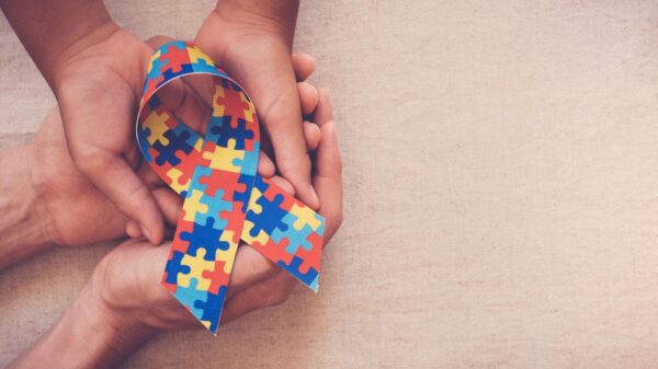 entenda os desafios de adultos com autismo