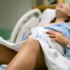 Experiência do parto pode variar e envolver diferentes sensações, influenciadas por fatores físicos, hormonais e emocionais