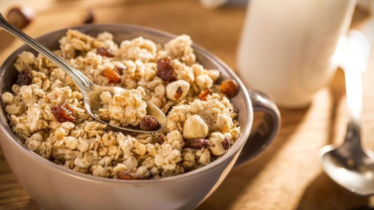 Granola pode ajudar no emagrecimento, mas exige atenção às porções
