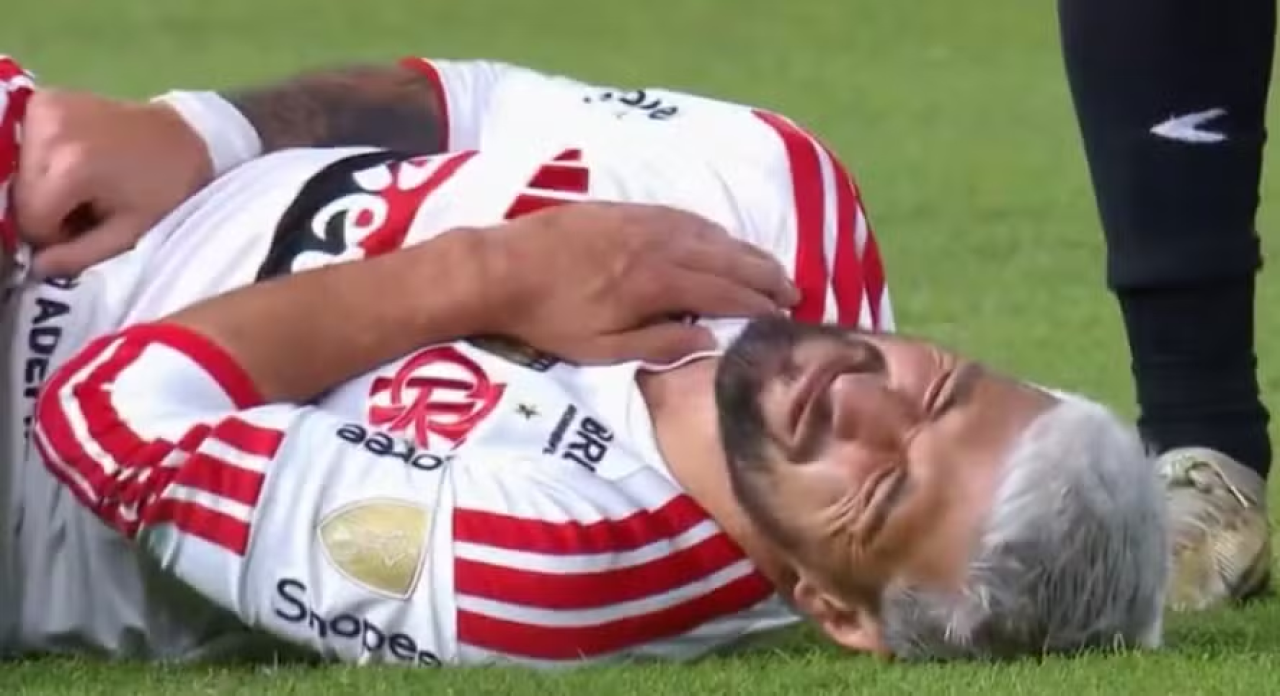 Lesão de Arrascaeta: entenda a fratura na clavícula e os riscos para o atleta