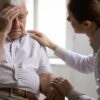 Parkinson vai além do tremor: sinais silenciosos podem surgir anos antes