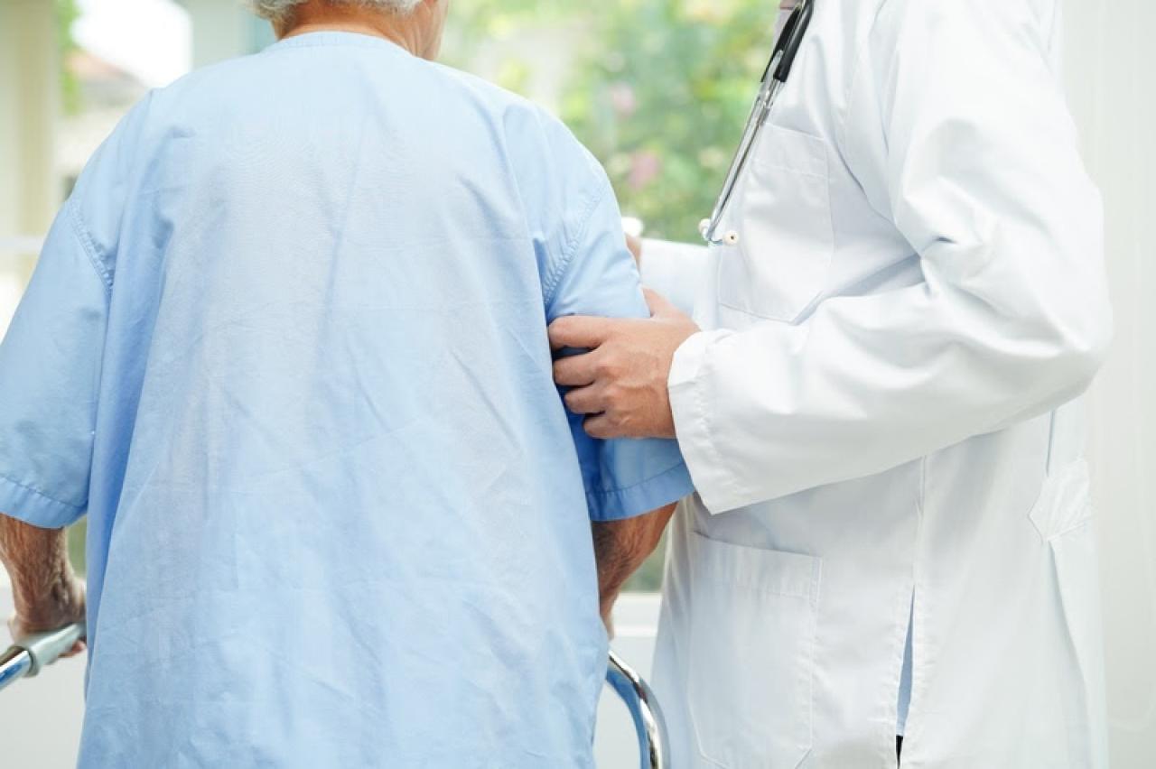 Parkinson vai além dos tremores e pode apresentar sintomas anos antes do diagnóstico
