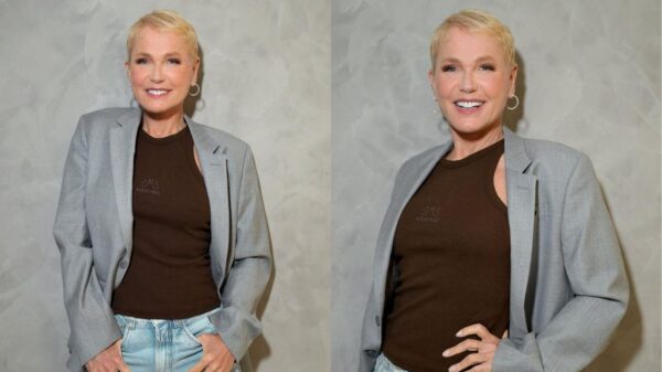 Duas fotos da Xuxa. Mulher branca, loira, olhos azuis, cabelo curto, usando blusa e casaco.