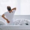 As posições para dormir que destroem sua coluna, segundo especialista