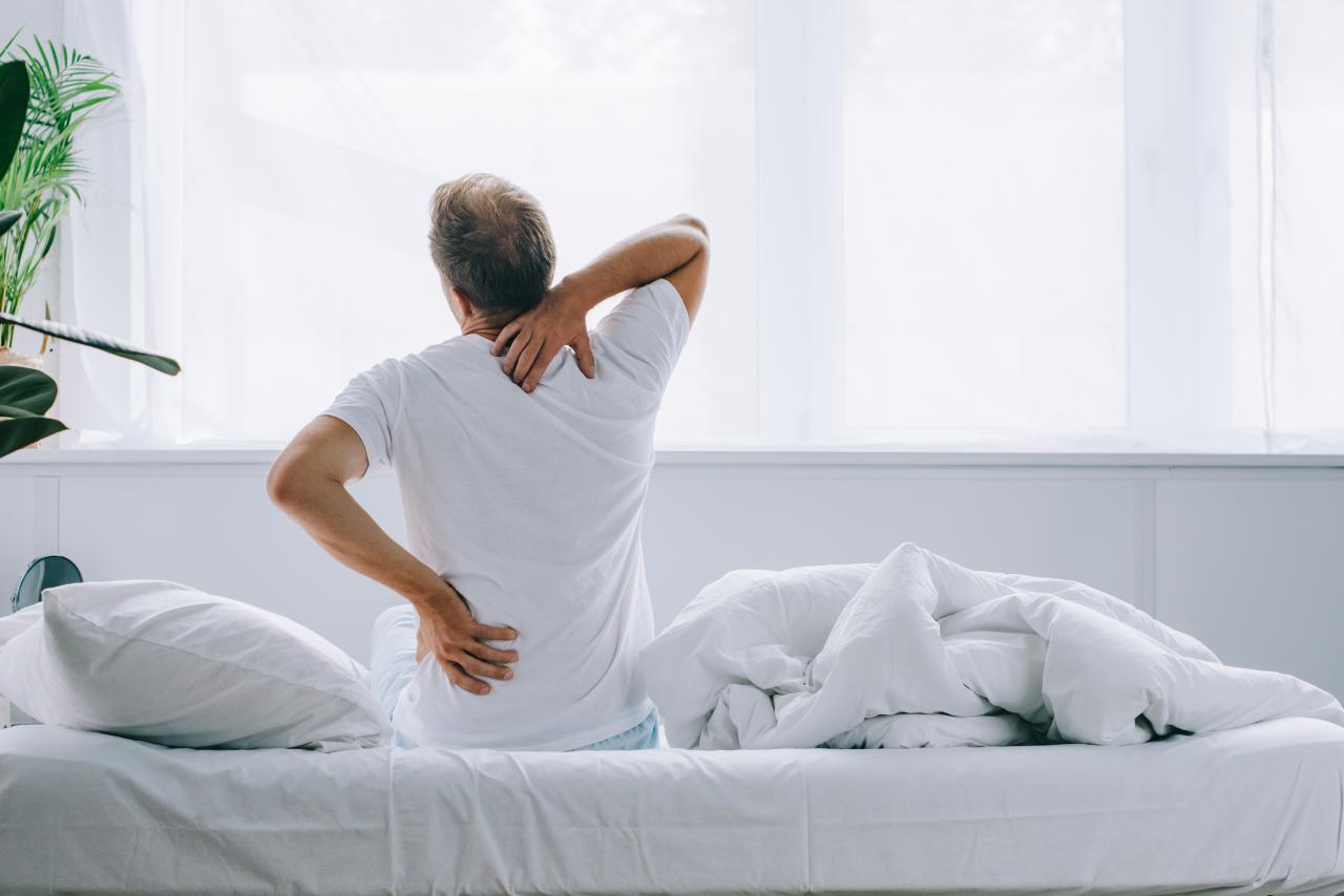 As posições para dormir que destroem sua coluna, segundo especialista