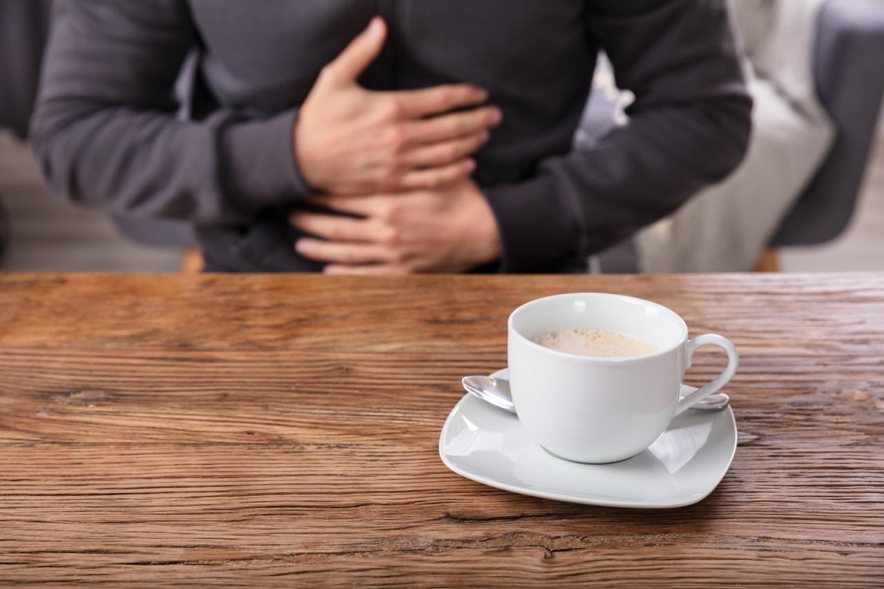 Azia, queimação e dor abdominal podem indicar gastrite, úlcera ou refluxo