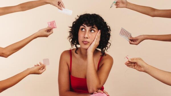 Métodos hormonais podem reduzir ou suspender a menstruação com orientação adequada