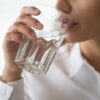O consumo excessivo de energético pode provocar sintomas como ansiedade, taquicardia, insônia e palpitações