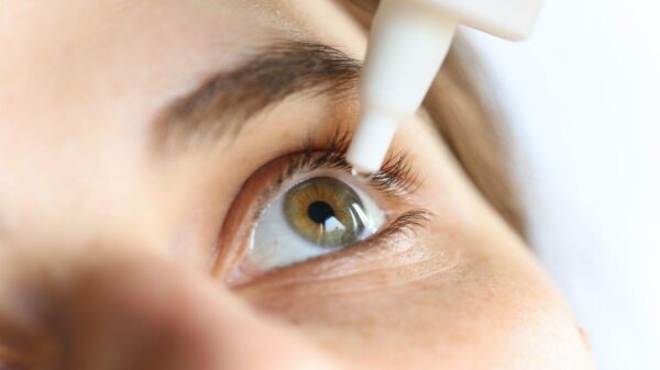 Seus olhos estão lacrimejando muito? Isso pode ser um sinal de alerta