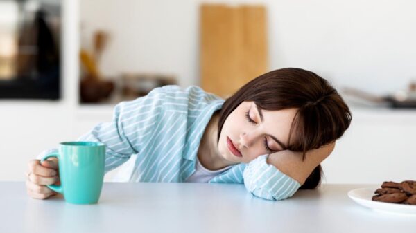 Sono após o almoço e vontade por doces? Pode ser resistência à insulina