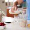Whey protein e creatina para crianças: pediatras fazem alerta sobre o uso
