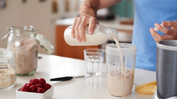 Whey protein e creatina para crianças: pediatras fazem alerta sobre o uso