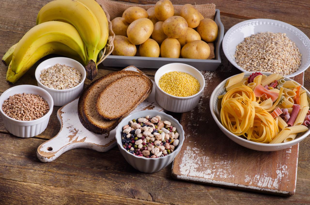 Foto mostra vários alimentos juntos.