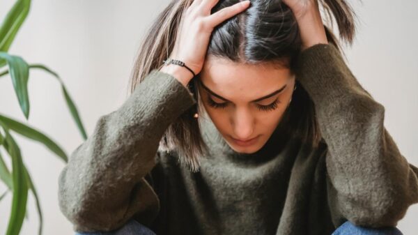 Como controlar a ansiedade rápido? Psicóloga ensina 5 passos fáceis