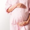 A vacina da gripe é recomendada durante a gravidez e contribui para proteger mãe e bebê