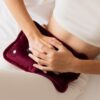 É possível parar a menstruação? Conheça 8 opções seguras
