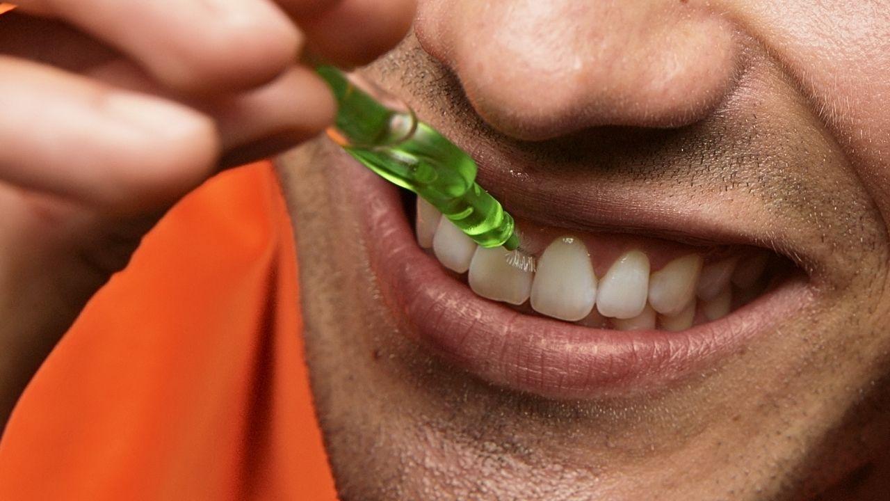 Escova interdental: por que ela é mais eficiente que o fio dental?