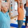 Pilates e hidroginástica são opções de baixo impacto que ajudam a preservar a força, o equilíbrio e a mobilidade após os 60 anos