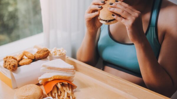 Uma alimentação rica em fibras e gorduras saudáveis pode contribuir para reduzir o colesterol LDL