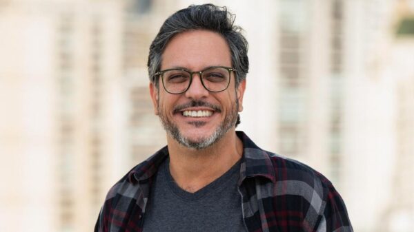 Lúcio Mauro Filho revela câncer no intestino descoberto em check-up