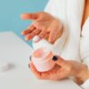 Retinol: o que você precisa saber antes de incluir o ativo na rotina