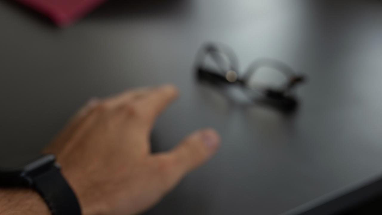 Visão embaçada de repente? Veja causas, sinais e quando procurar ajuda