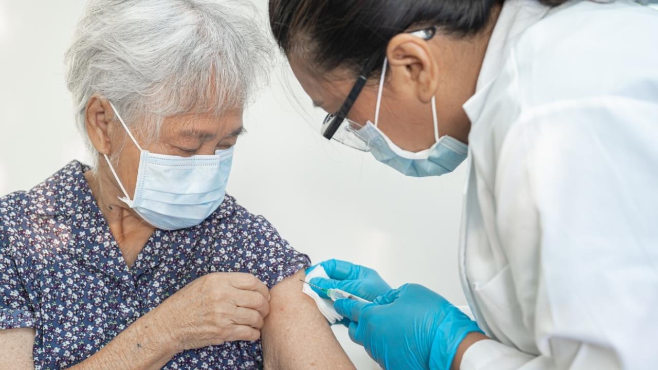 Nova vacina do SUS amplia proteção contra pneumonia após os 85 anos
